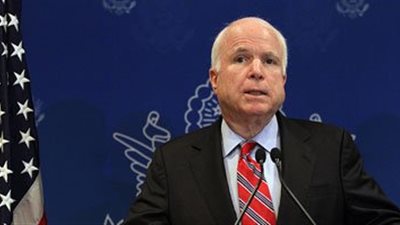 «ماكين» يدعو الغرب لتزويد أوكرانيا بالسلاح ضد «بوتين»