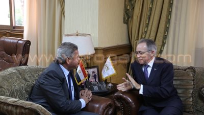 وزير الشباب والرياضة يبحث التعاون الثنائي مع سفير أستراليا