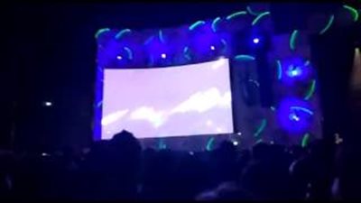 بالفيديو.. لحظة سقوط ووفاة مهرج أمام 35 ألف متفرج