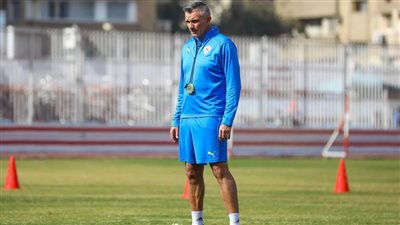 تفاصيل جلسة كارتيرون مع لاعبي الزمالك بعد التعادل مع سموحة