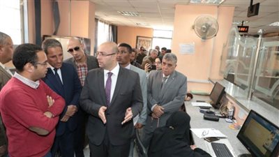 محافظ بني سويف يزور المركز التكنولوجي بإهناسيا: هدفنا تسهيل التعاملات الحكومية