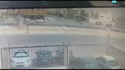 بالفيديو.. لحظة تعرض سيارة مسرعة لحادث مروع بالسعودية