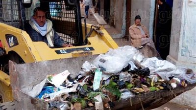 رفع ٧٢٧ طن قمامة وإزالة ١٩ حالة تعد على الأراضي الزراعية بالبحيرة