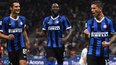 إنتر ميلان يكتسح جنوى 0/4 ويتصدر الدوري الإيطالي