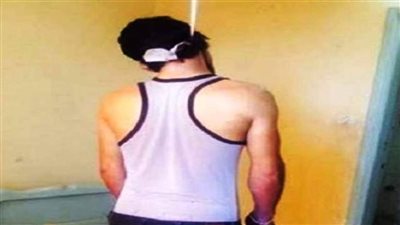 ترك رسالة مؤثرة لوالدته.. شاب يشنق نفسه داخل شقته في الإسكندرية