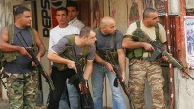 قذائف صاروخية في معارك بمخيم «عين الحلوة»