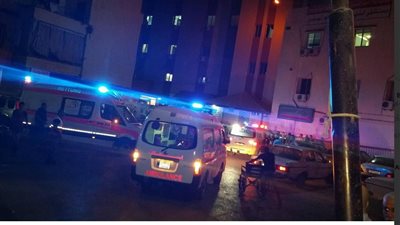 بالصور.. نزوح عائلات مخيم «عين الحلوة» وسط مساعي لوقف الاشتباكات