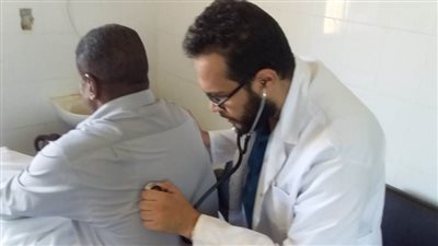 القوافل المتنقلة بالوادي الجديد توقع الكشف الطبي على 648 مريض مجانا 
