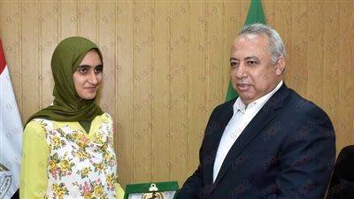 محافظ الشرقية يكرم أوائل الدبلومات الفنية