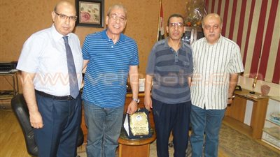 بالصور.. العاملون بقطاع شئون الإنتاج الثقافي يكرمون الدكتور سيد خاطر