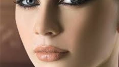 السكر مثبت طبيعي لأحمر الشفاه