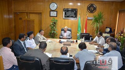 محافظ الإسماعيلية يدرس مقترح تحويل قرية أبو خليفة لمدينة