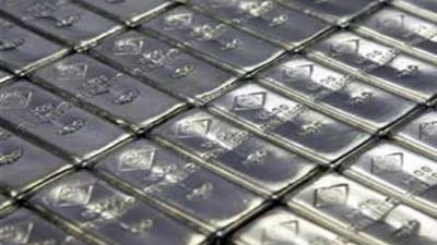 جمارك المطار تضبط راكبا أخفى 9 كيلو فضة تحت ملابسه