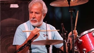 يحيى خليل عاشق الوطن والحب والحياة