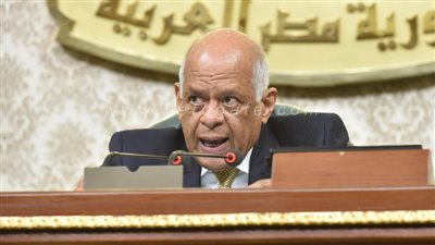علي عبدالعال: “البرلمان لا يصفق إلا للرئيس”