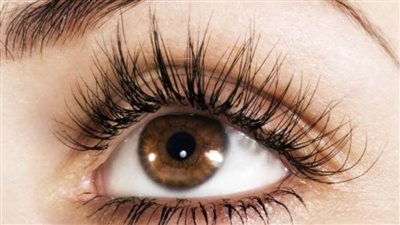 3 وصفات طبيعية لتطويل الرموش بدون تكاليف