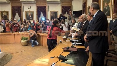 بالصور.. محافظ القاهرة يكرم أوائل الشهادتين الإعدادية والثانوية