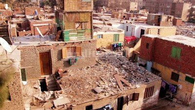 أهالي عشش السودان بالدقي يطلقون النيران على مسئولي محافظة الجيزة