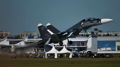 بالفيديو والصور.. معرض «ماكس» الدولي للطيران والفضاء يبهر العالم.. السيسي يشهد عروضًا جوية مع «بوتين».. 156 شركة أجنبية تشارك في الحدث.. وصناع يعلنون عن أبرز الاختراعات الجديدة
