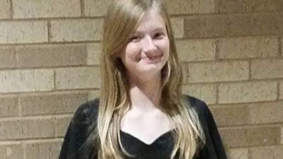 بالصور.. هاتف يتسبب في وفاة فتاة داخل الحمام