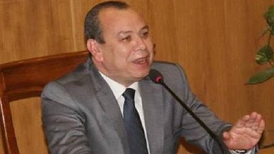 محافظ دمياط يدعو رجال الأعمال للمساهمة في صيانة المدارس