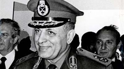 في ذكرى وفاة المشير عبد الحليم أبو غزالة.. «القائد الزلزال» الذي راوغ أمريكا.. أول من أنشأ جهاز الخدمة الوطنية لتبادل المنتجات الزراعية مع فرنسا مقابل الطائرات.. أسس لصناعة صواريخ باليستية