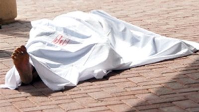 صحيفة سعودية: 3 مصريين وسورى وراء مقتل الممرض المصرى بالرياض.. المتهمون ارتكبوا الجريمة بدافع السرقة.. والمجنى عليه تلقى عدة طعنات بالسكين عندما فاجأهم بحضوره