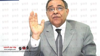 صفوت النحاس يطالب بتطبيق قانون «الضرائب» على موظفي المصلحة