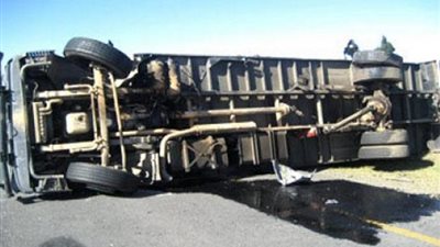 مصرع مجند وإصابة 4 آخرين في انقلاب أتوبيس شرطة بوسط سيناء