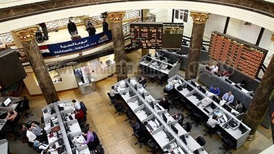 البورصة تخسر 390 مليون جنيه منتصف الجلسة