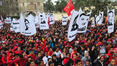 الألتراس يبدأ في التجمع أمام الأهلي استعدادًا لحضور ودية الإنتاج