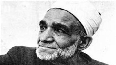 حكم موالد الموتى ووضع العمائم والشموع على مقاماتهم