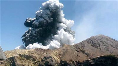 ارتفاع عدد وفيات بركان نيوزيلندا إلى 17 شخصا