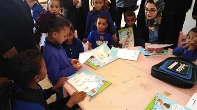 الوادى الجديد تنفذ برنامجا علاجيا لتنمية مهارات طلاب قرى درب الأربعين