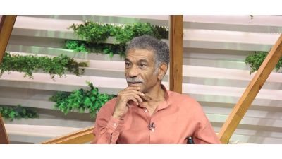 سيد رجب: «مكنتش بحب أبويا لأنه كان قاسي»