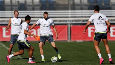 «بنزيمة» يعود لتدريبات ريـال مدريد قبل لقاء بيتيس