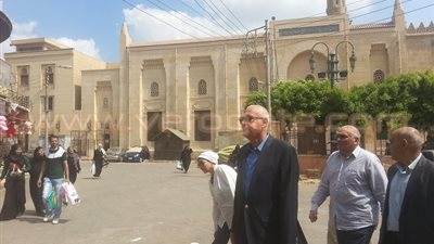 بالصور.. جولة تفقدية مفاجئة لمحافظ الغربية بحي أول طنطا