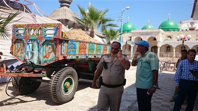 بالصور.. ضبط جرارين زراعيين محملين برمال سوداء في كفر الشيخ