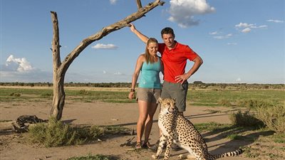 بالصور.. أنجلينا جولي تفتتح محمية جديدة في ناميبيا