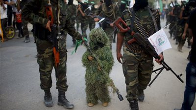 «هاآرتس»: الحرب بين حماس وإسرائيل أقرب من وقف إطلاق النار