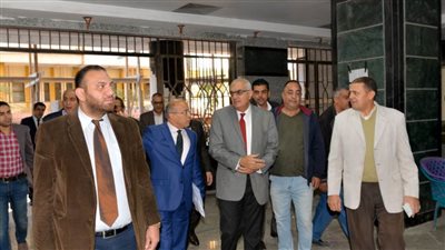 رئيس جامعة المنصورة يتفقد مركز جراحة القلب والصدر