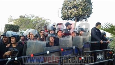 الأمن يمنع طلاب 