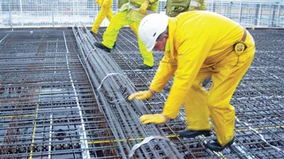 عقاريون: المشروعات القومية أنقذت مصانع الحديد والأسمنت والمقاولين