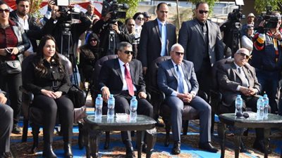 رئيس قناة السويس ومحافظا بورسعيد وبني سويف يشهدون العرض العسكري احتفالا بالعيد القومي للباسلة | صور