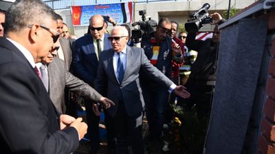 محافظ بورسعيد ورئيس هيئة قناة السويس يفتتحان الممشى السياحي الجديد في بورسعيد | صور