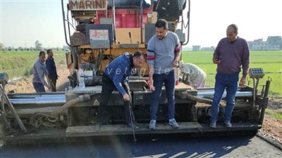 رصف 5 طرق بثلاثة مراكز في البحيرة بـ 15 مليون جنيه