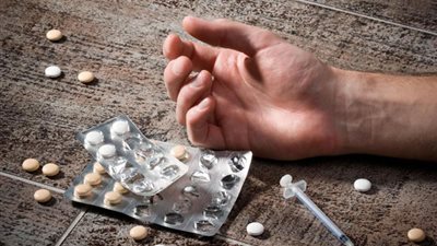 موسم انتحار طلاب الثانوية العامة.. 4 طلاب يحاولون إنهاء حياتهم خلال 24 ساعة بسبب النتيجة.. طالبة تتناول السم في المنيا بسبب 65%.. فتاة الشرقية تلقي نفسها في النيل.. و«صبغة الشعر» وسيلة طالب 