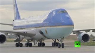 بالفيديو.. لحظة وصول ترامب إلى باريس