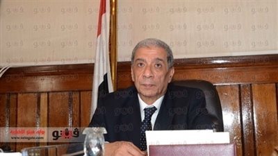 محام يتهم رجل أعمال بالنصب ويطالب بمنعه من السفر