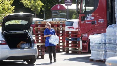 بريطانيا تغلق عددا من المدارس بعد انقطاع المياه بسبب الحرارة